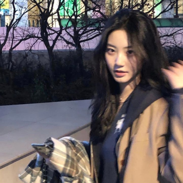蜜桃女孩